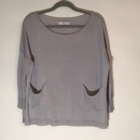 Zara Tops - ZARA KNIT GRAY TOP MEDIUM